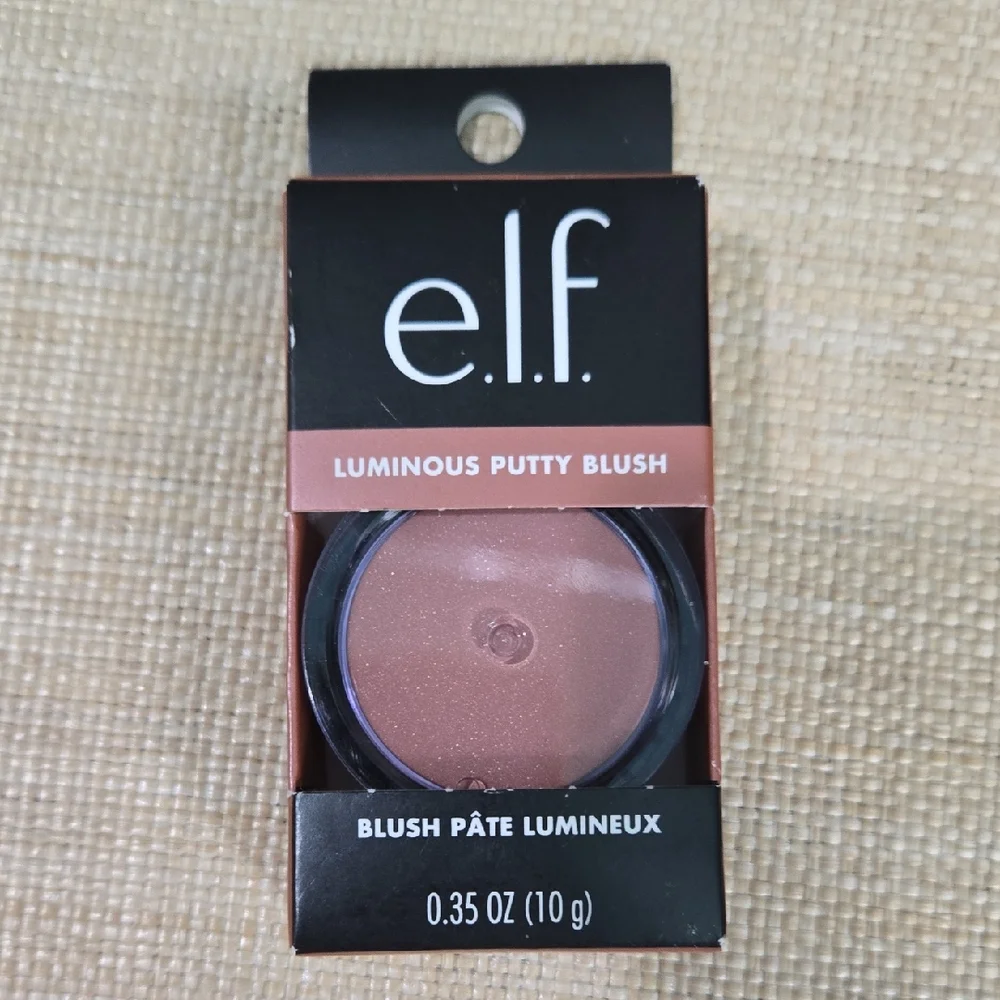 e.l.f. Luminous Putty Blush in mauve pink